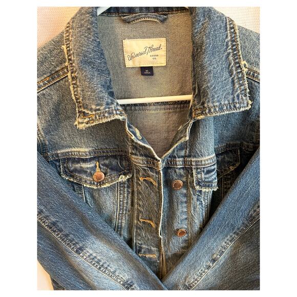 Universal Thread Medium Wash Denim Jacket - Picture 4 of 6
